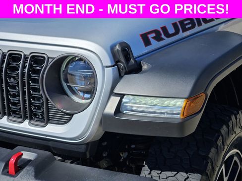 Used 2024 Jeep Wrangler Unlimited Rubicon image 10