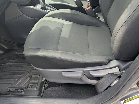 Used 2023 Nissan Kicks S FWD image 37