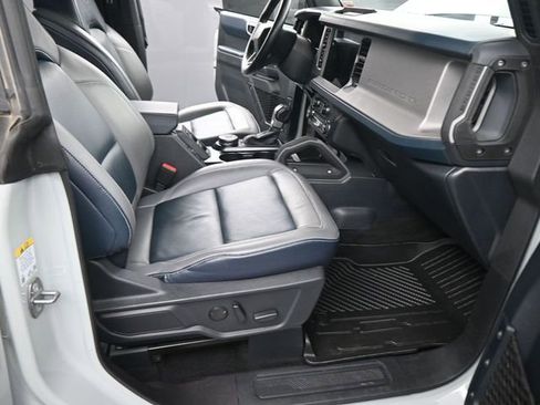Used 2024 Ford Bronco Outer Banks image 12