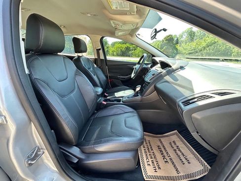 Used 2015 Ford Focus SE w/ Equipment Group 201A FWD image 15