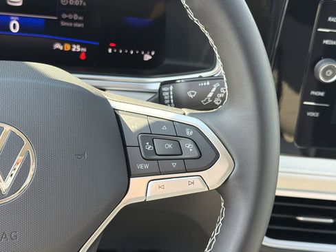 New 2026 Volkswagen Taos SE FWD image 27