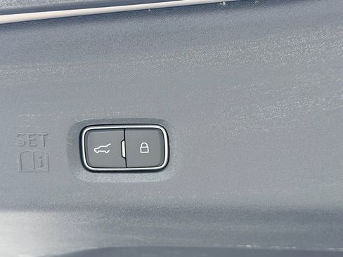 Used 2025 Ford Expedition Platinum AWD/4WD image 12