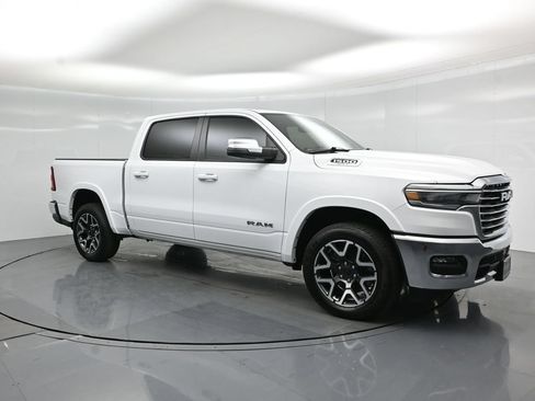 Used 2025 RAM 1500 Laramie AWD/4WD image 26