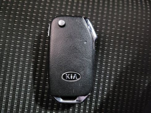 Used 2021 Kia Forte LXS image 32