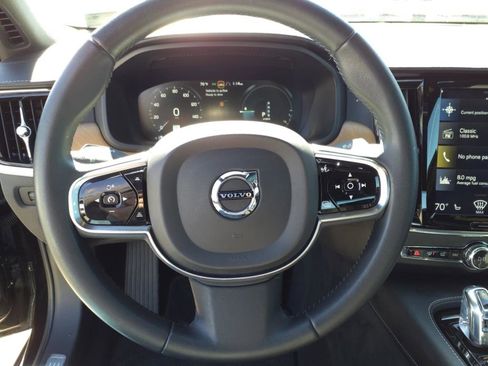 Used 2019 Volvo S90 T8 Inscription image 14