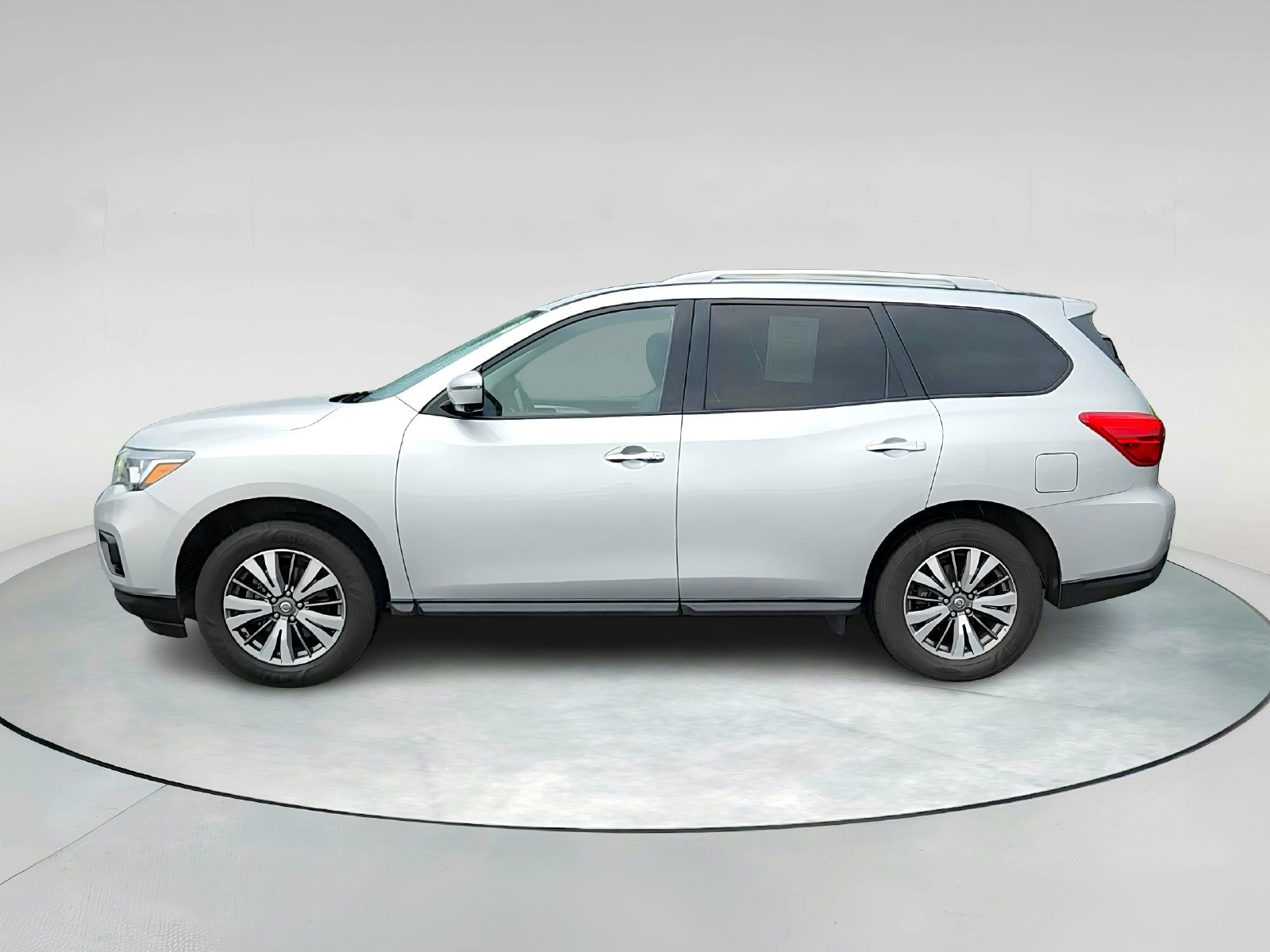 Used 2019 Nissan Pathfinder SL AWD/4WD image 8