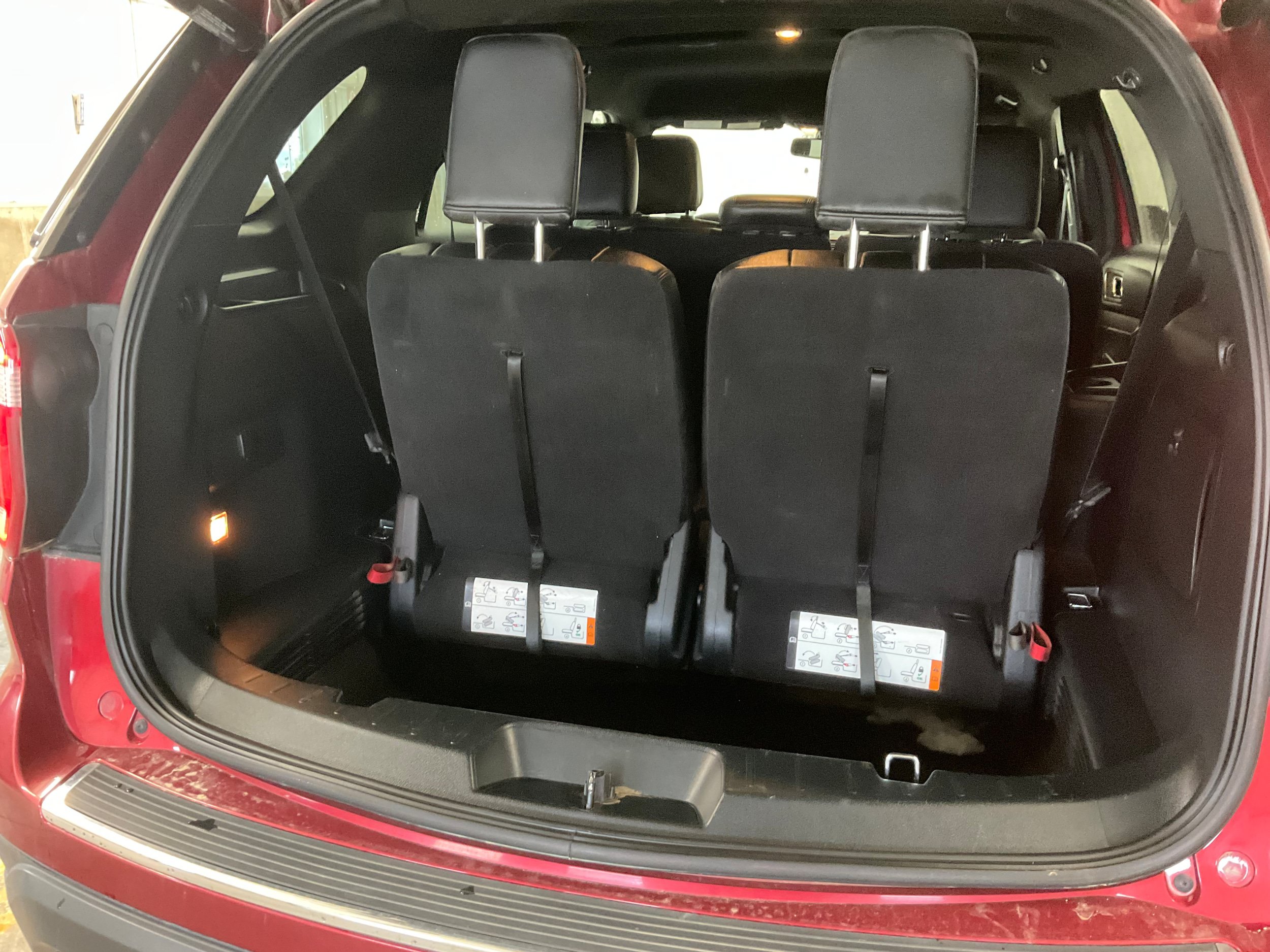 Used 2018 Ford Explorer XLT w/ Equipment Group 202A AWD/4WD image 21
