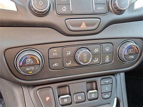 Used 2020 GMC Terrain SLE w/ Driver Convenience Package image 16