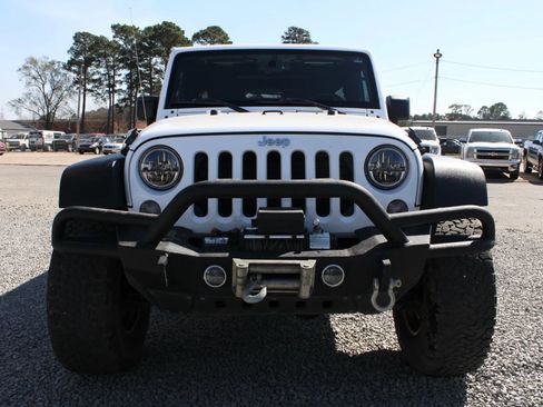 Used 2015 Jeep Wrangler Unlimited Rubicon AWD/4WD image 4