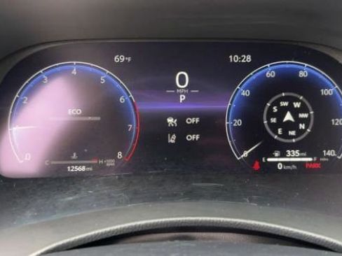 Used 2023 Toyota Highlander Limited AWD/4WD image 2