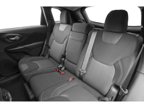 Used 2015 Jeep Cherokee Latitude w/ Comfort/Convenience Group AWD/4WD image 17