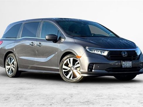 Used 2023 Honda Odyssey Touring image 2