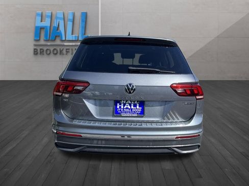 Used 2024 Volkswagen Tiguan SE w/ Panoramic Sunroof Package AWD/4WD image 5