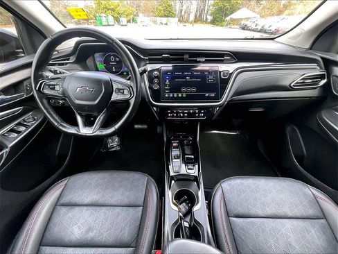 Certified 2023 Chevrolet Bolt EUV LT w/ Convenience Package image 9