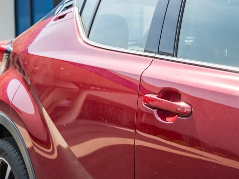 Used 2019 Toyota C-HR Limited FWD image 15