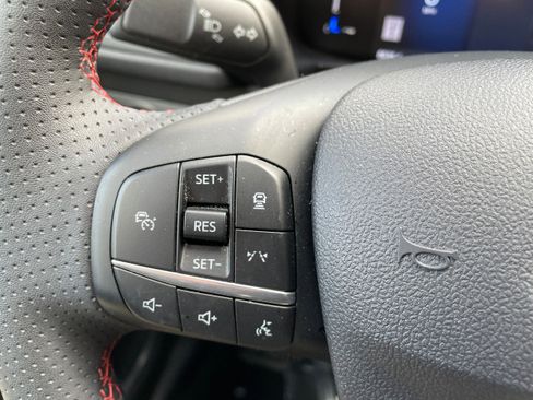 Used 2024 Ford Escape ST-Line w/ Tech Pack #1 FWD image 16