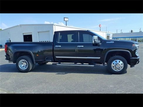 Certified 2024 Chevrolet Silverado 3500 High Country w/ High Country Premium Package image 9
