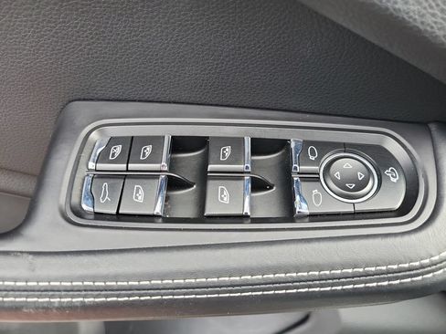 Used 2023 Porsche Macan S AWD/4WD image 11
