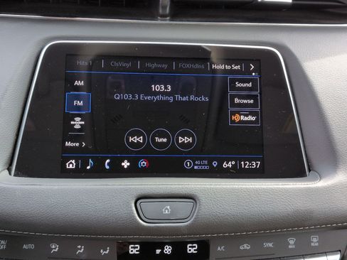 Used 2023 Cadillac XT4 Premium Luxury image 23