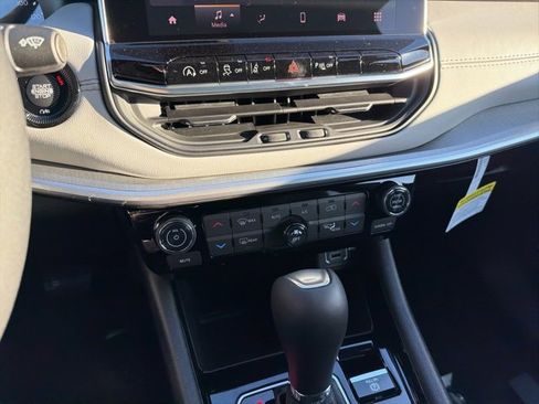 New 2026 Jeep Compass Limited image 14