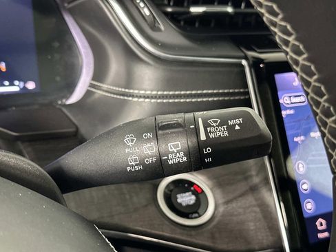 Used 2023 Jeep Grand Cherokee Overland w/ Luxury Tech Group IV image 21