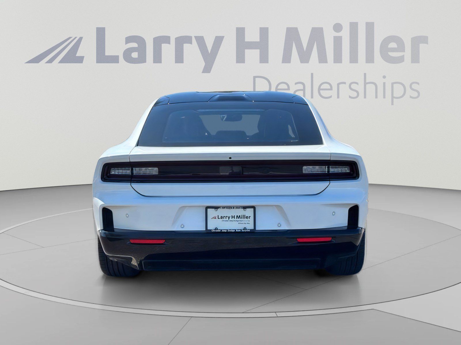 Used 2024 Dodge Charger Daytona R/T w/ Plus Group AWD/4WD image 5