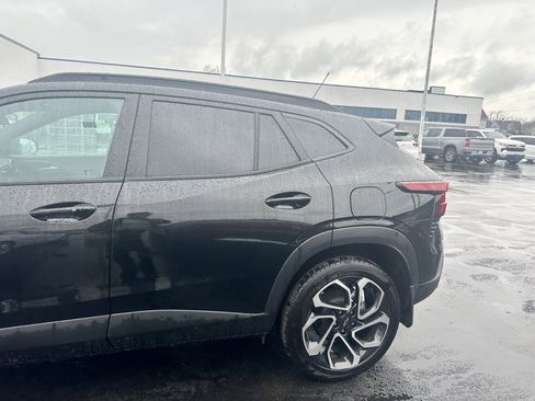 Certified 2024 Chevrolet Trax RS w/ Sunroof Package image 5