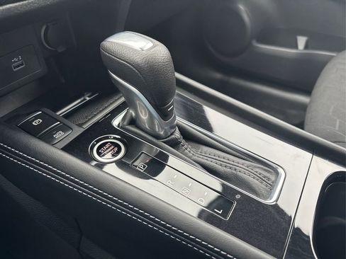 Used 2024 Nissan Kicks SR image 31