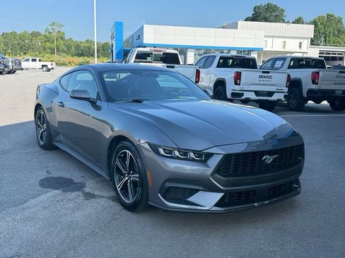 Used 2025 Ford Mustang Coupe RWD image 33