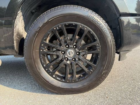 Used 2019 Nissan Titan SL w/ Midnight Edition AWD/4WD image 30