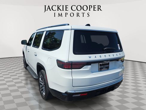 Used 2024 Jeep Wagoneer Series II w/ Flexible Seating Group RWD image 7