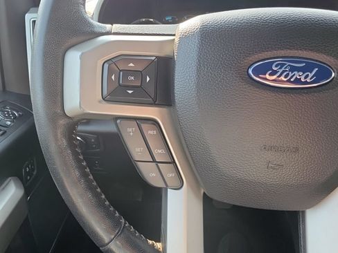 Used 2019 Ford F150 Lariat w/ Equipment Group 502A Luxury AWD/4WD image 13