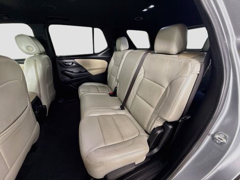 Used 2023 Chevrolet Traverse LS FWD image 25
