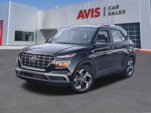 Used 2025 Hyundai Venue SEL image 1