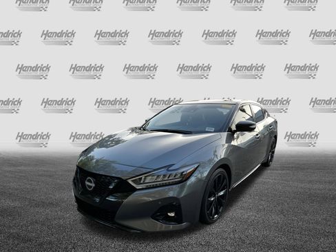 Used 2023 Nissan Maxima SR w/ Sport Mat Group image 5