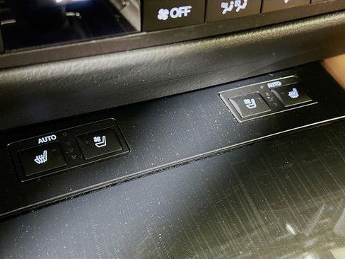 Used 2016 Lexus GS 200t image 22