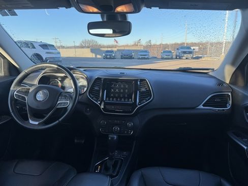 Used 2019 Jeep Cherokee Limited image 10