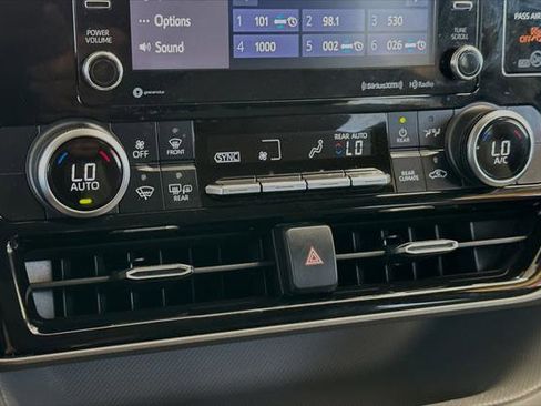 Certified 2020 Toyota Highlander LE image 28