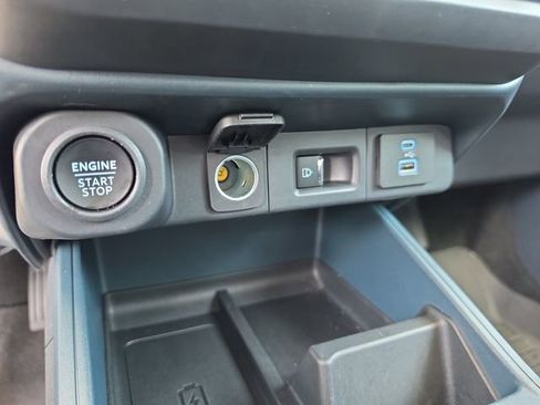 Used 2024 Ford Maverick Lariat w/ Black Appearance Package FWD image 28