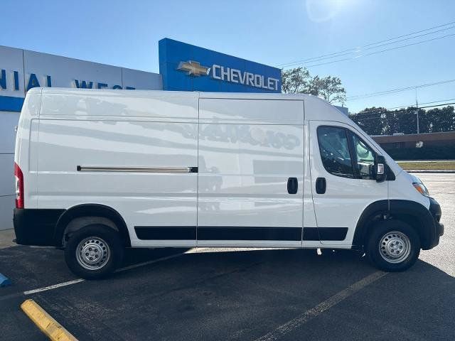 Used 2025 RAM ProMaster 2500 w/ Convenience Group FWD image 4