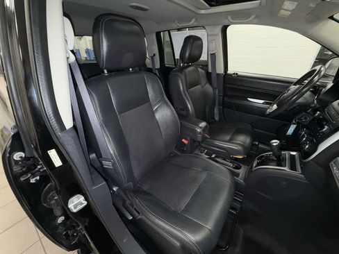 Used 2015 Jeep Compass High Altitude AWD/4WD image 16
