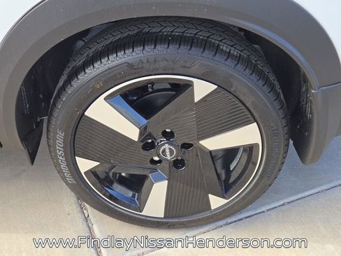 New 2026 Nissan Kicks SR image 5