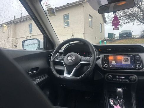 Used 2022 Nissan Kicks SV image 19