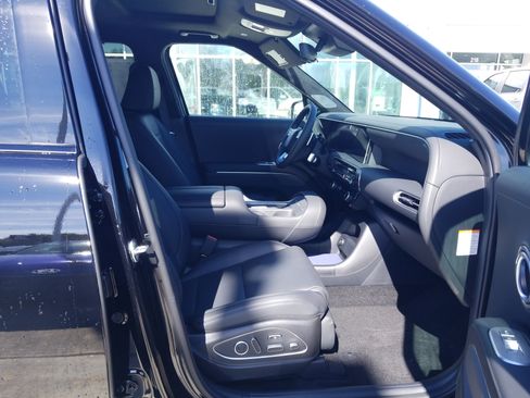 Used 2026 Hyundai Palisade Calligraphy image 17