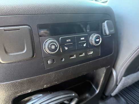 Used 2019 Chevrolet Tahoe Premier AWD/4WD image 17
