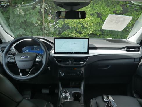 Certified 2025 Ford Escape Platinum AWD/4WD image 8