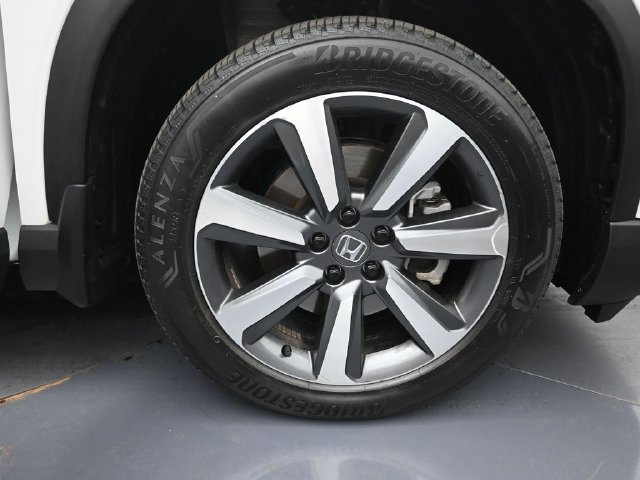 Certified 2025 Honda Pilot Touring image 29