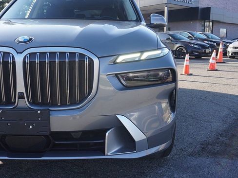Used 2025 BMW X7 xDrive40i w/ Premium Package image 19