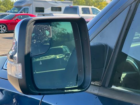 Used 2019 RAM 1500 Laramie AWD/4WD image 29