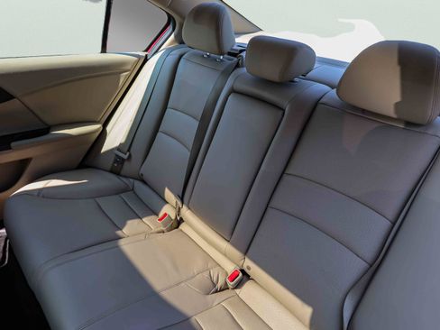 Used 2017 Honda Accord EX-L image 21